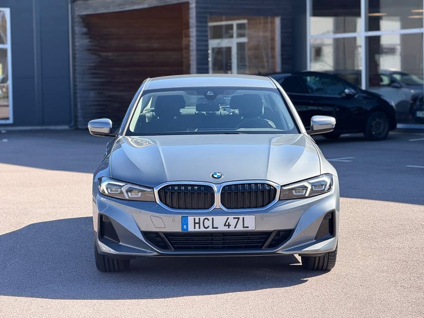 Bild 3 av BMW 330d xDrive Sedan 330 B-Kamera Navi Carplay