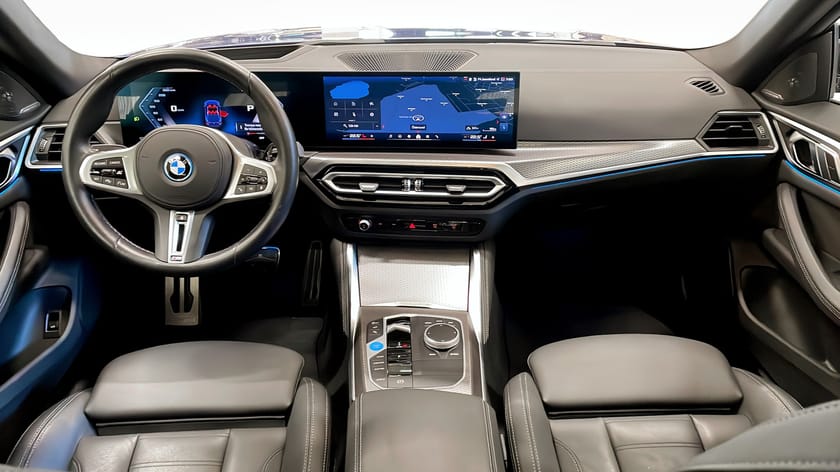 Bild 4 av BMW i4 M50 xDrive Gran Coupé Fully Charged Glastaklucka H/K Drag Läder Elstol Head Up