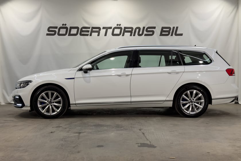 Bild 3 av Volkswagen Passat Sportscombi GTE 1.4 TSI DRAG KAMERA GPS 1 ÄGARE MOMSBIL