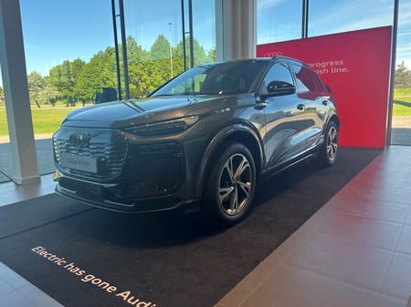 Audi Q6 e-tron quattro S-line 315 KW