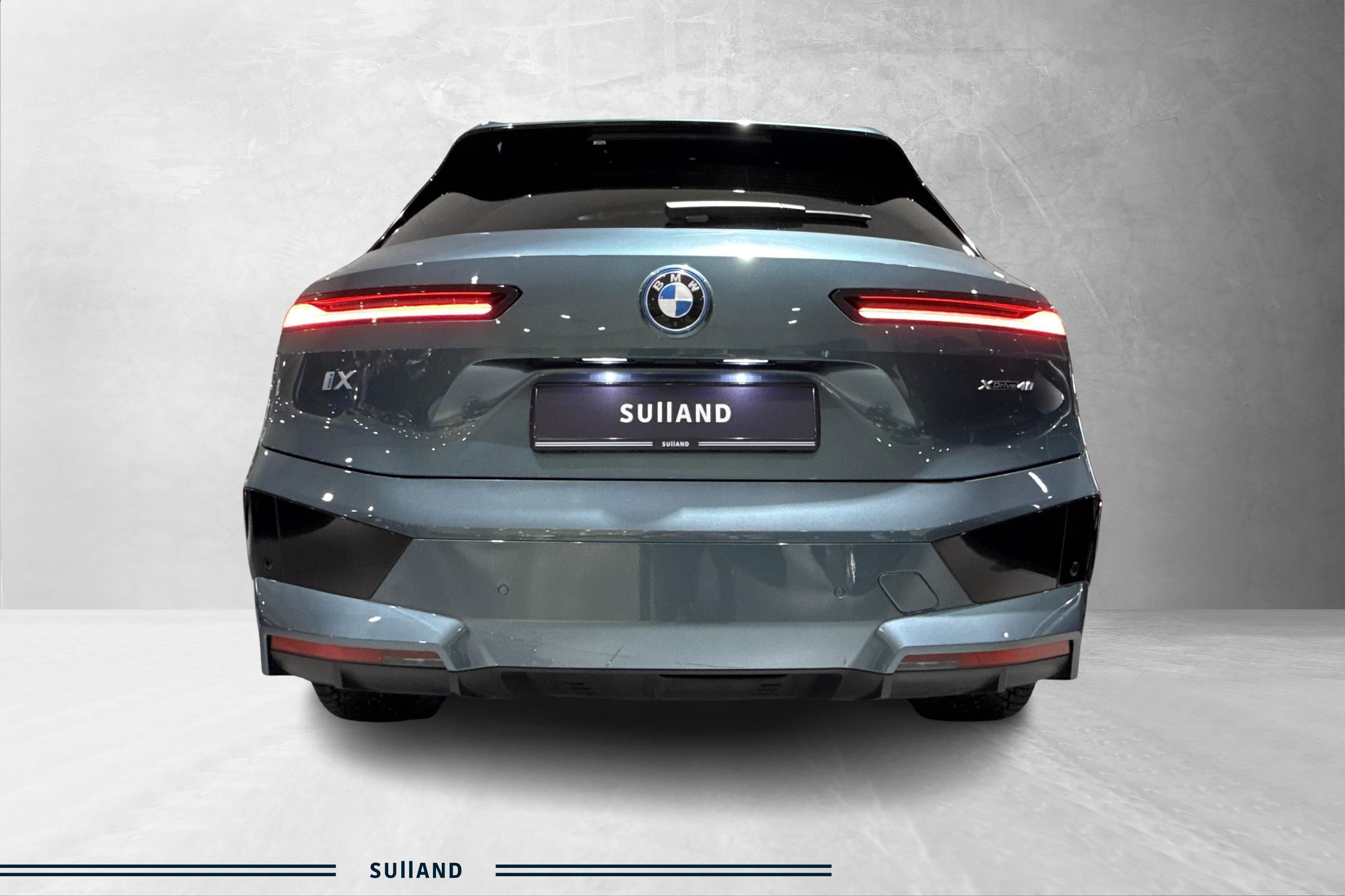 Thumnail bilde 3 av BMW iX xDrive40