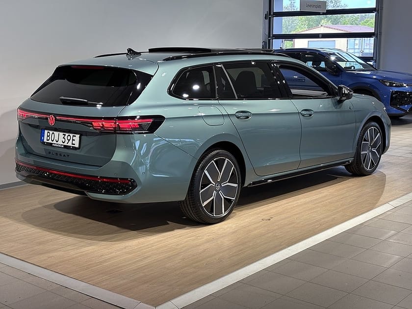 Bild 4 av Volkswagen Passat Variant eHybrid e-Hybrid 272hk DSG6 R-LINE / LAGERBIL