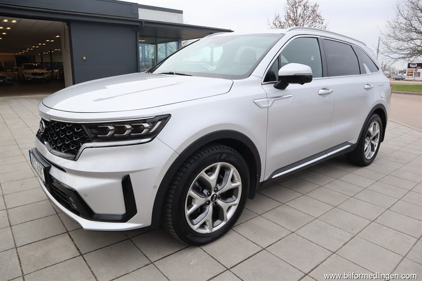 Bild 2 av Kia Sorento 2.2 CRDi SCR AWD 202hk 7 sits Aut Navi Backkamera Svensksåld Skinn