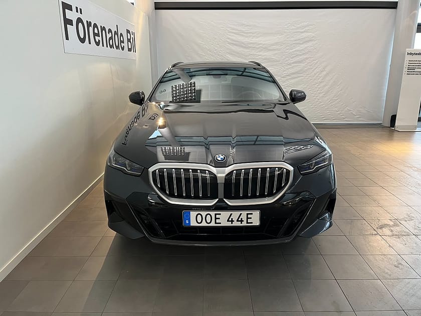 Bild 2 av BMW 530e xDrive Touring 4,95 ränta M Sport H/K Drag Panorama