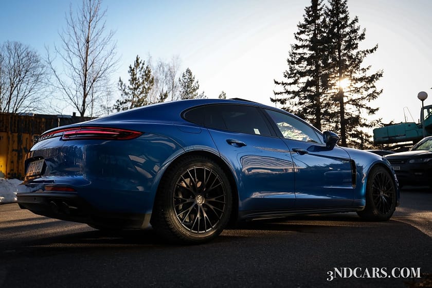 Bild 3 av Porsche Panamera 4 E-Hybrid Bose Pano Se spec!