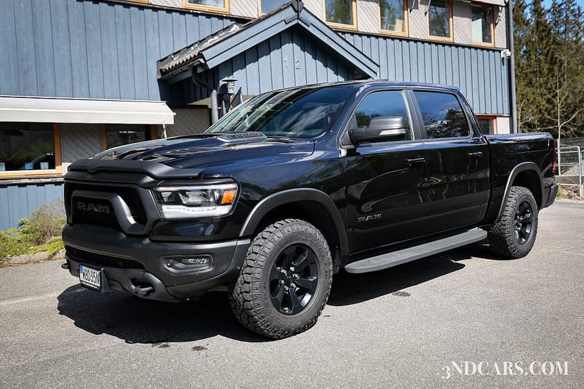 Bild 1 av RAM 1500 Crew Cab REBEL DIESEL BLACK APPEARANCE PACKAGE RAMBOX MULTIGATE