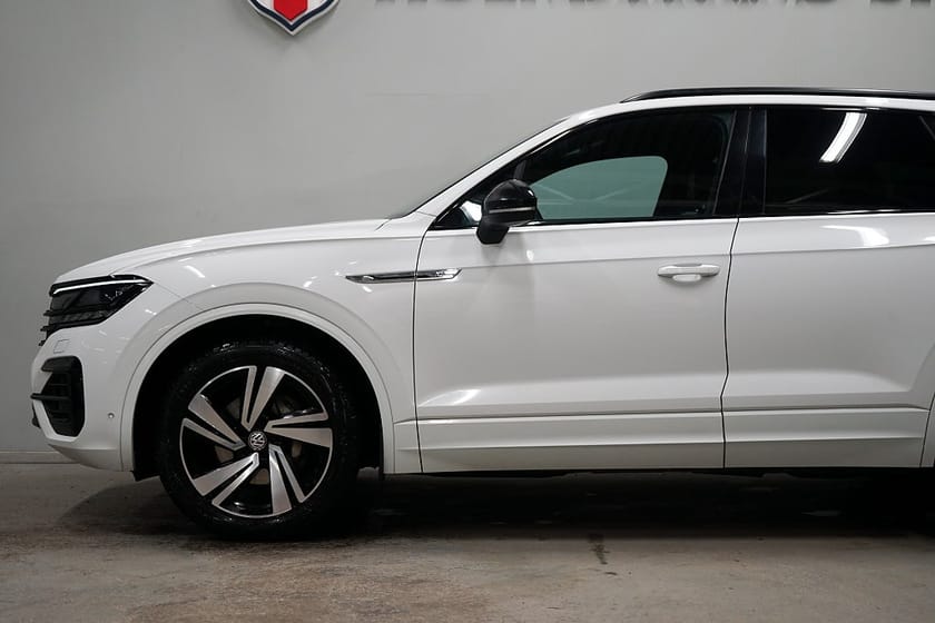 Bild 5 av Volkswagen Touareg 3.0 V6 TDI 4M Black R-line Executive  Drag Luft