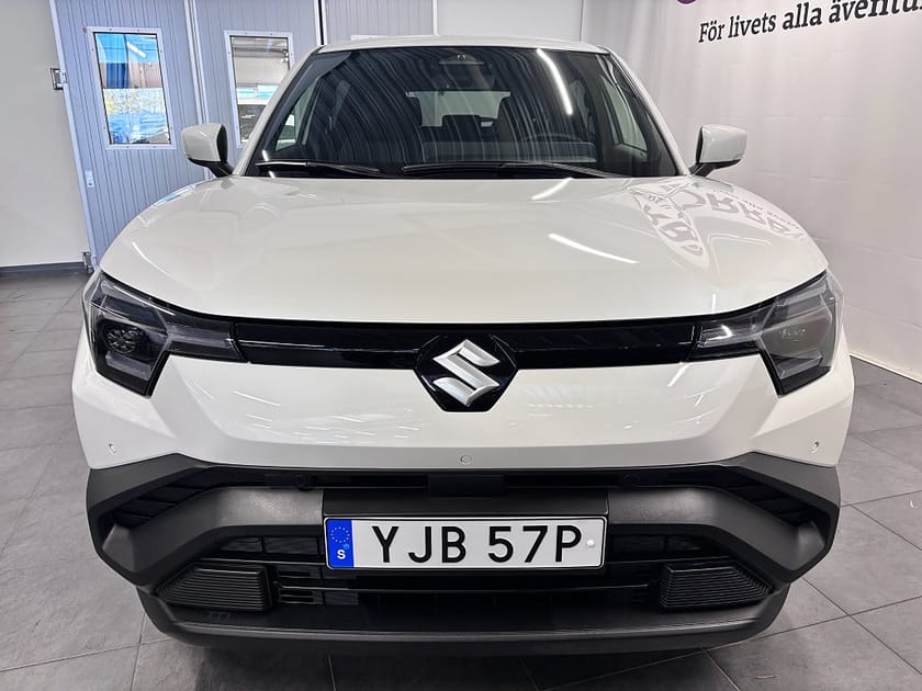 Bild 3 av Suzuki e Vitara e-Vitara e-Vitara 61kWh Select Rattvärme Nav Backkamera