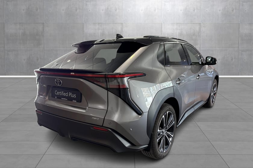 Bilde 5 av Toyota bZ4X /SKINNSETER/LAKKFORSEGLET/PANORAMATAK/20"/