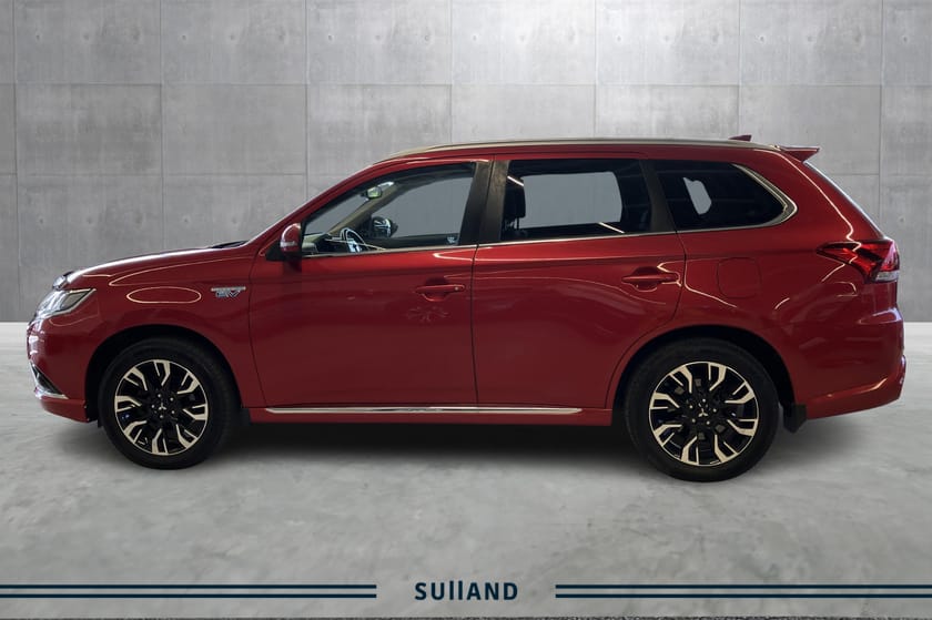Bilde 2 av Mitsubishi Outlander PHEV 4x4, Instyle+ 2.0l/Skinn/Hengerfeste/Plug-in