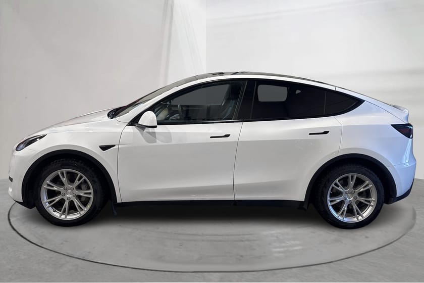 Bild 2 av Tesla Model Y Standard Range RWD Värmepump Panorama
