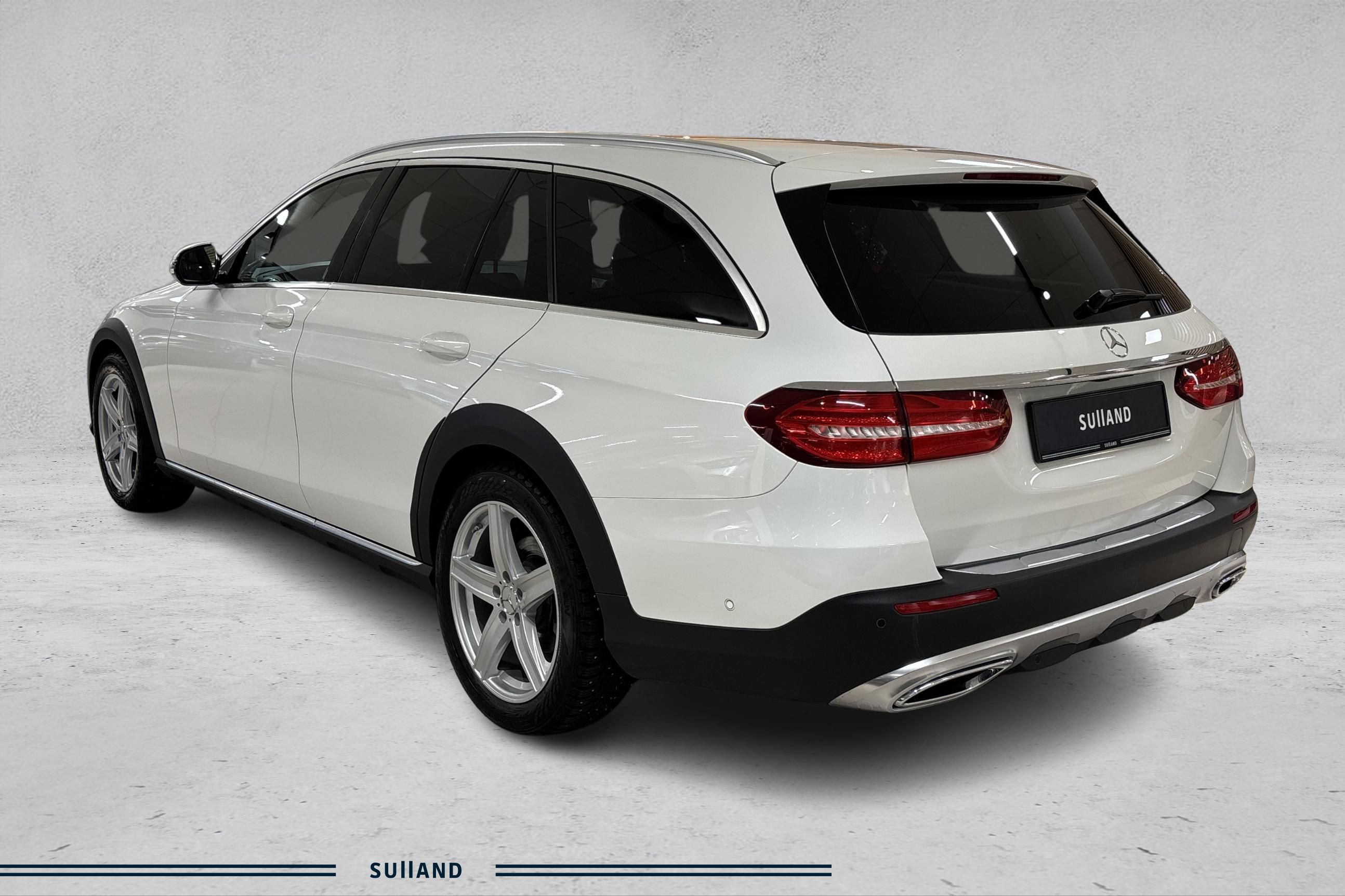 Thumnail bilde 2 av Mercedes-Benz E 220 d 4MATIC All-Terrain