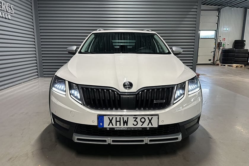 Bild 2 av Škoda Octavia Scout Skoda 2.0 TDI 4x4 B-kamera Värmare Navi Drag