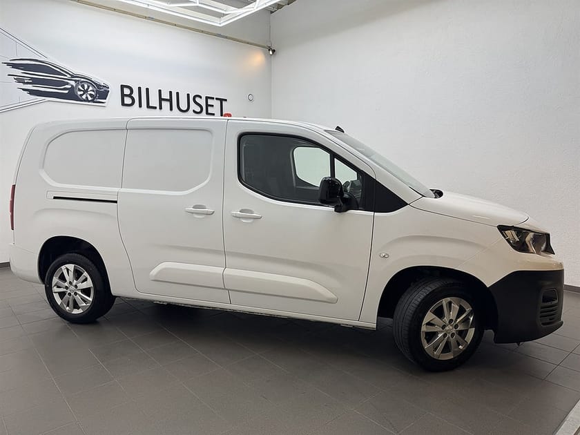 Bild 2 av Peugeot Partner Utökad Last 1.5 130hk Moms Krok/Carplay/Nyservad/1 Brukare