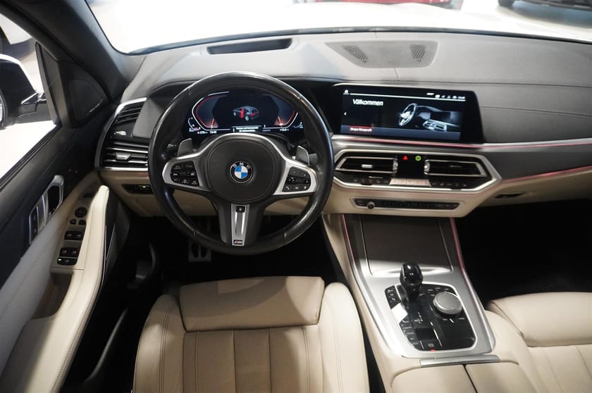 Bild 2 av BMW X5 xDrive30d M Sport Innovation Pano HUD H K Värmare Komfort Laser 360