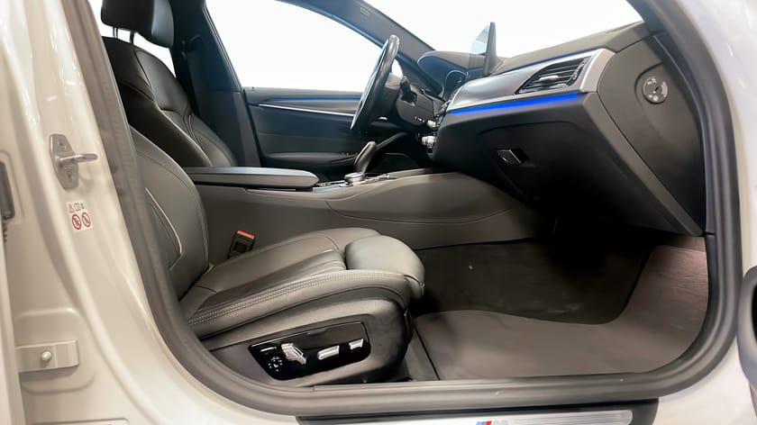 Bild 3 av BMW 530e xDrive Touring M-Sport, Laser, Komfortstol, DAP, Drag, Innovation