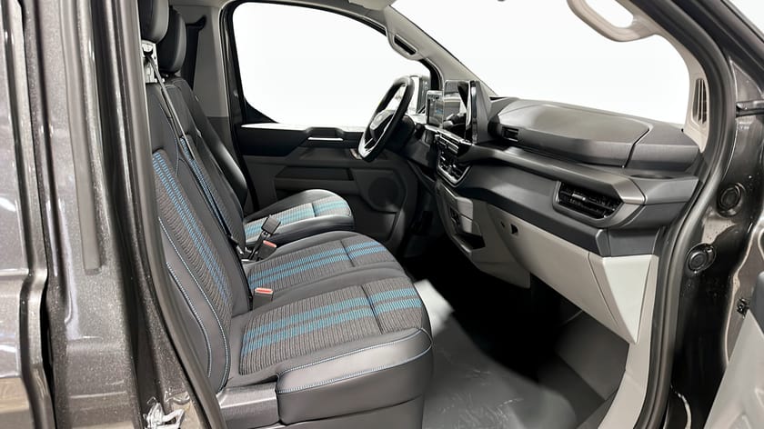 Bild 3 av Ford E-Transit Custom 340 Sport 340L 218hk Aut DEMO