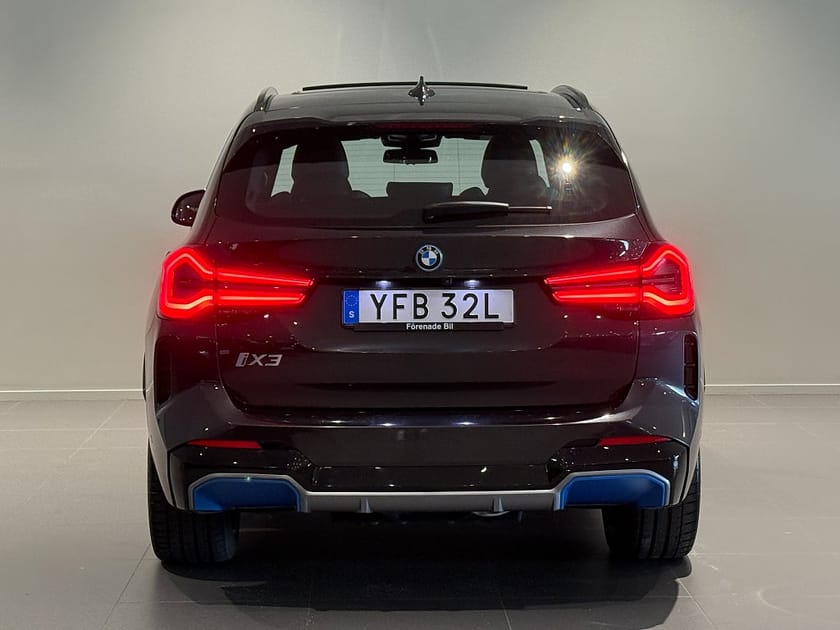 Bild 4 av BMW iX3 Charged Plus M Sport HUD Drag H/K Adpt Farth Panor.