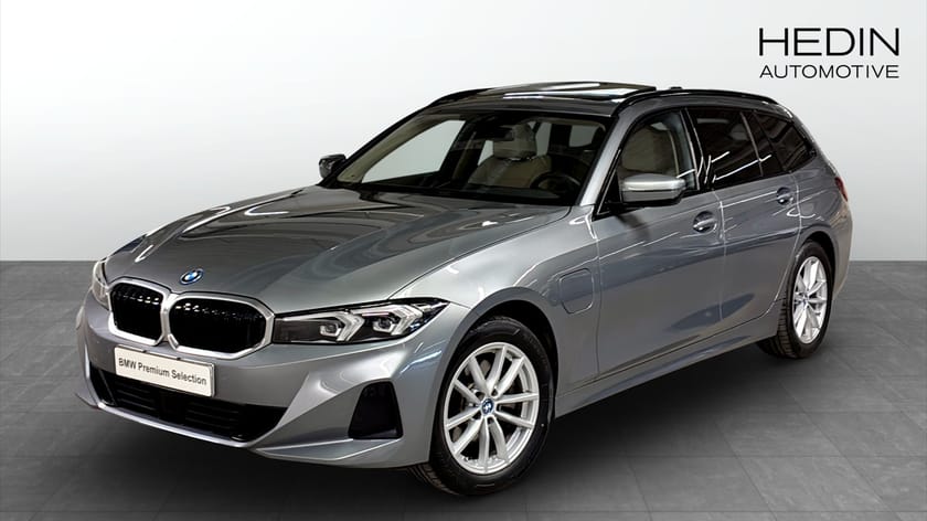 Bild 1 av BMW 330e xDrive Touring Panorama HiFi Comfort access