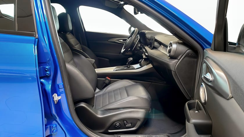 Bild 3 av Alfa Romeo Tonale Plug-in-Hybrid VELOCE PHEV 280HK / 360° / CarPlay