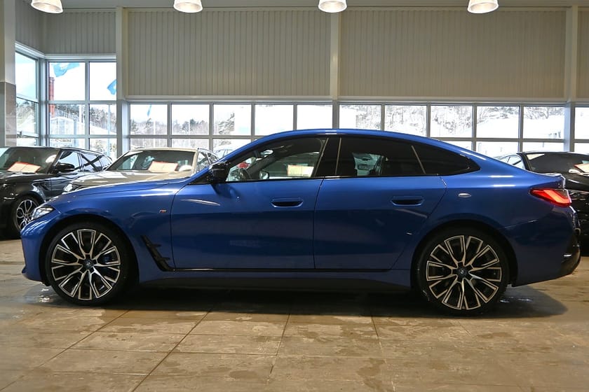 Bild 3 av BMW i4 M50 xDrive Gran Coupé Fully Charged M Sport Laser HUD Drag