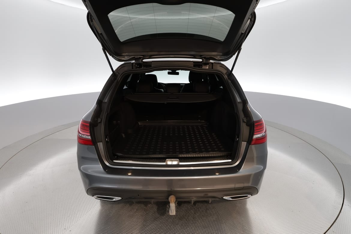 Mercedes-Benz C-Klass 2020 - miniatyr 13