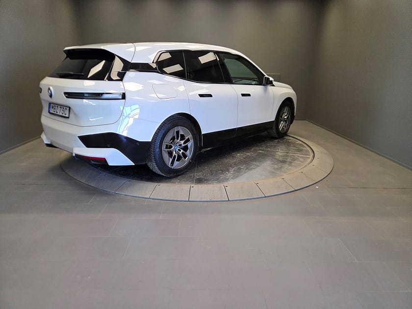 Bild 5 av BMW iX xDrive40 Comfort, Sportpaket Dragkrok HK ljud Panorama