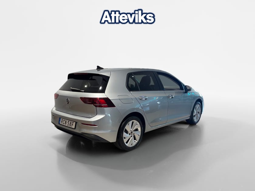 Bild 3 av Volkswagen Golf * NY* Backkamera | Elektrisk dragkrok | Adaptiv fa