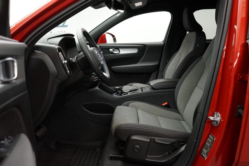 Bild 5 av Volvo XC40 B4 FWD Bensin Core SE II, Baklucka elmanövrerad
