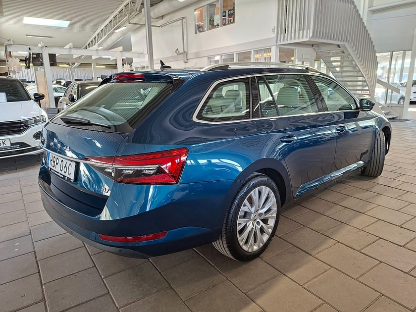 Bild 3 av Škoda Superb iV Kombi Skoda 1.4 TSI 218 hk Plugin Hybrid (4080 mil)