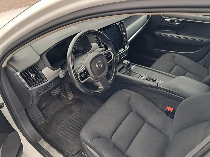 Bild 3 av Volvo V90 AWD D3 150HK 4x4 Momentum Aut