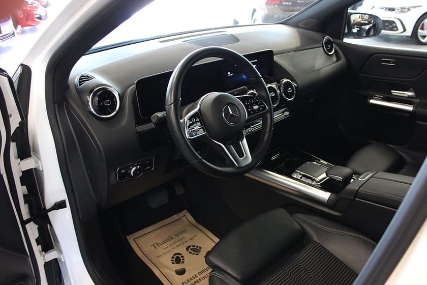 Bild 2 av Mercedes-Benz B 180 7G-DCT Backkamera Widescreen Navi