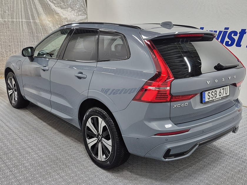 Bild 3 av Volvo XC60 T6 Recharge Plus Dark plug in AWD 350HK 4x4 Panorama Läder