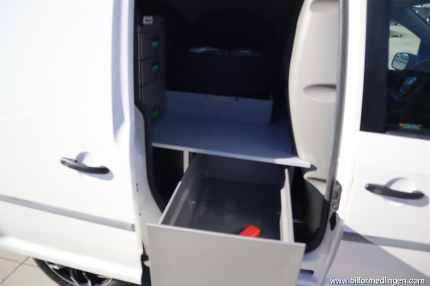 Bild 5 av Volkswagen Caddy Van 2.0 TDI 4Motion 150hk Aut Drag Skåpinred Park.värmare fjärr Svensksåld
