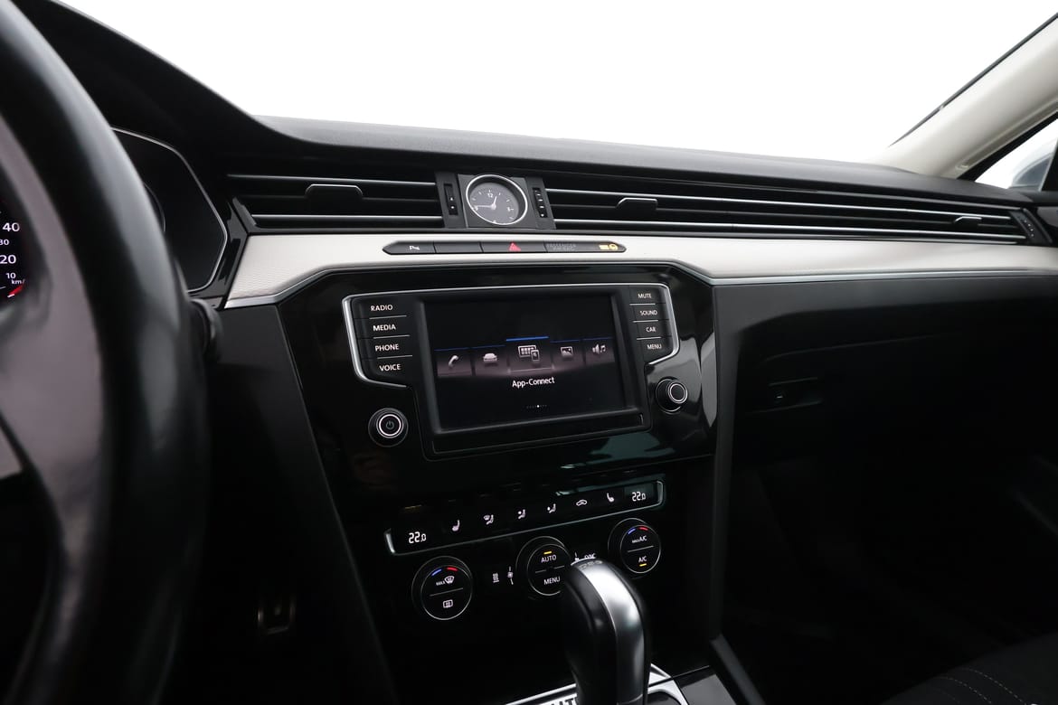 Volkswagen Passat 2017 - miniatyr 12