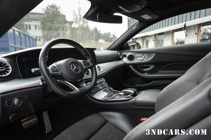 Bild 5 av Mercedes-Benz E 400 4MATIC Coupé AMG Line Widescreen Pano