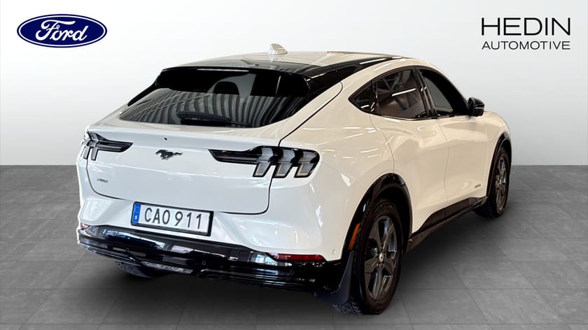 Bild 2 av Ford Mustang Mach-E Standard Range AWD 269hk Teknikpaket