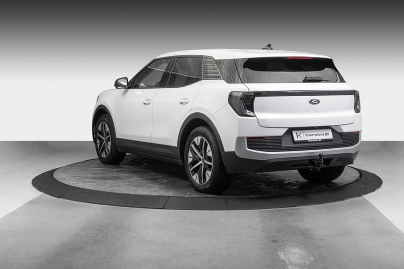 EN59983 | Ford Explorer EV Extended Range AWD | BEV | Drive