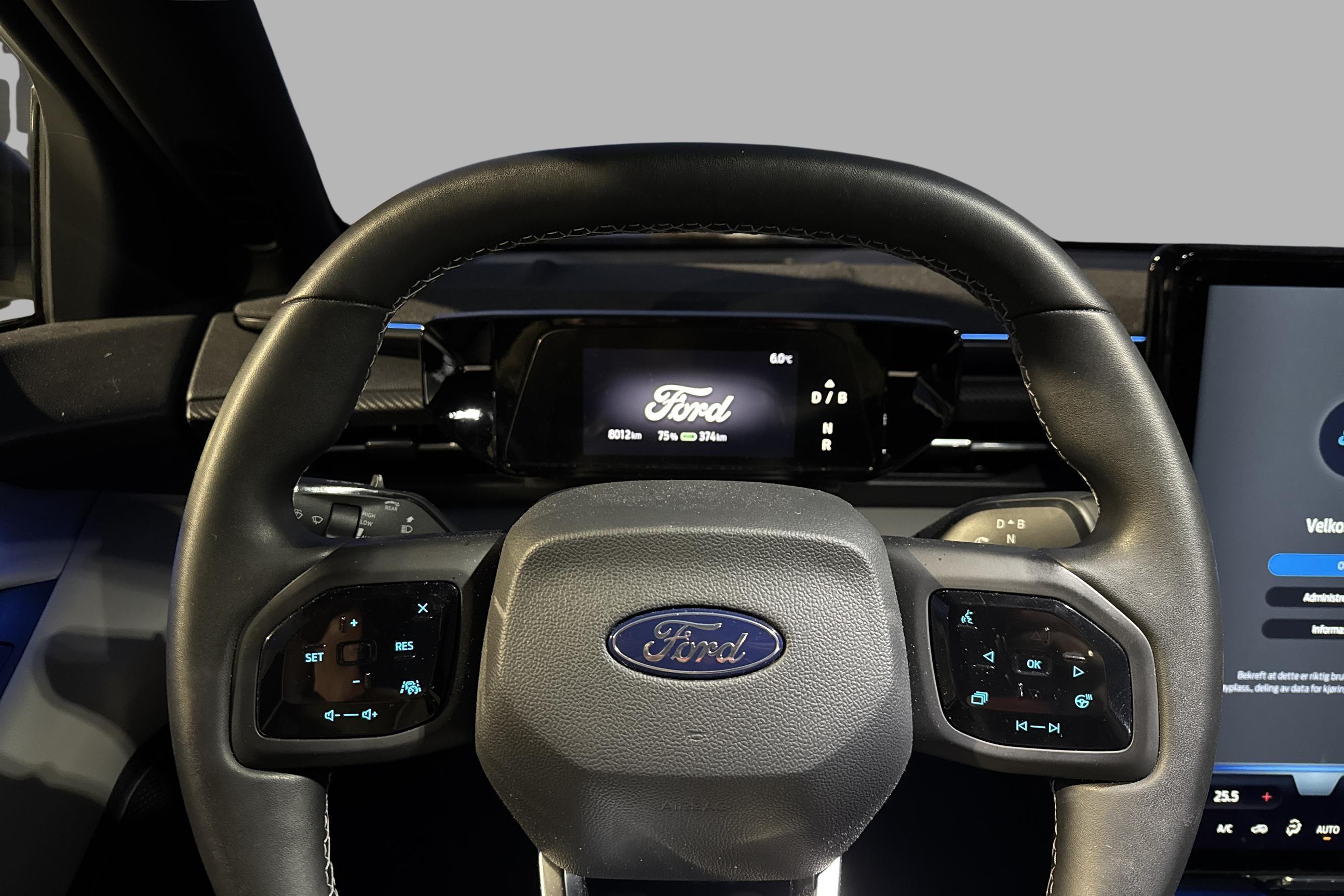 Thumnail bilde 3 av Ford Explorer EV Extended Range AWD