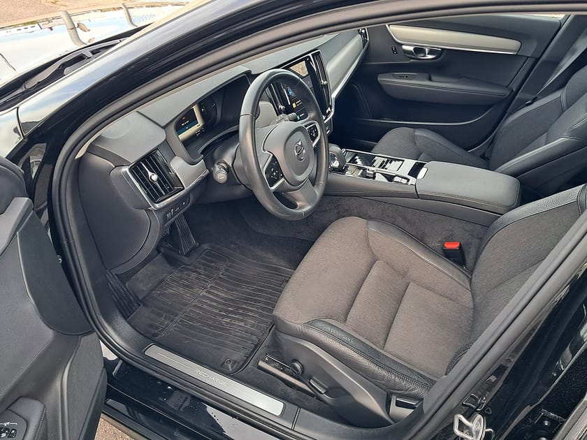 Bild 2 av Volvo V90 T6 Recharge Inscription plug in AWD 350HK 4x4
