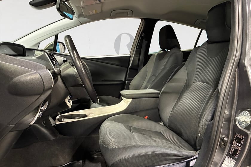 Bild 3 av Toyota Prius Hybrid 1.8 122 HK AUT NAVI HUD M&K BACKKAMERA 0.33L/MIL
