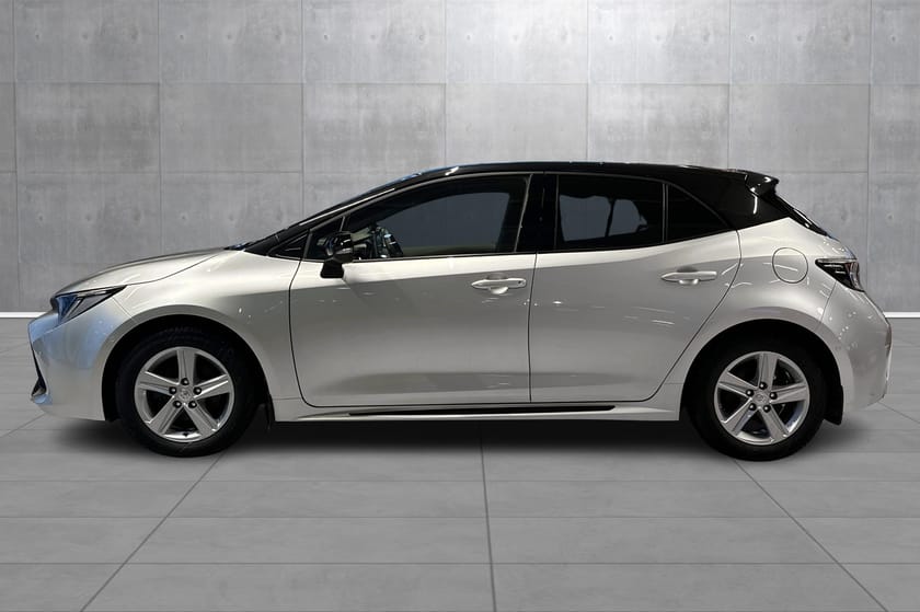 Bilde 2 av Toyota Corolla Hybrid 1.8 Hyb. GR Sport. Lav km.stand. Komplett service.