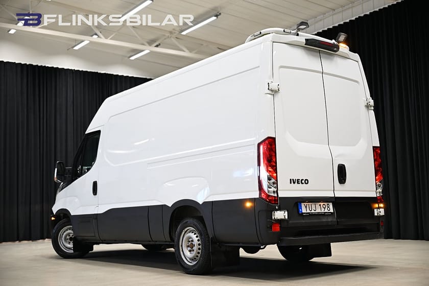 Bild 3 av Iveco Daily 35-140 Van 136HK Automat|L3H2|Webasto|3.5ton-drag|Backkamera|Moms