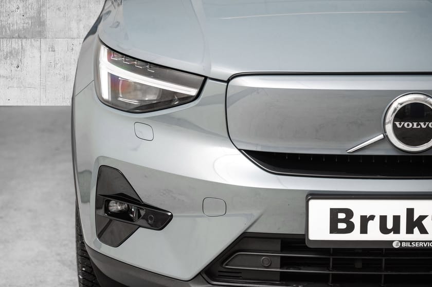 Bilde 3 av Volvo XC40 Recharge Twin motor Plus/Hengerfeste/Pixel/20"/Google/Varmepumpe++