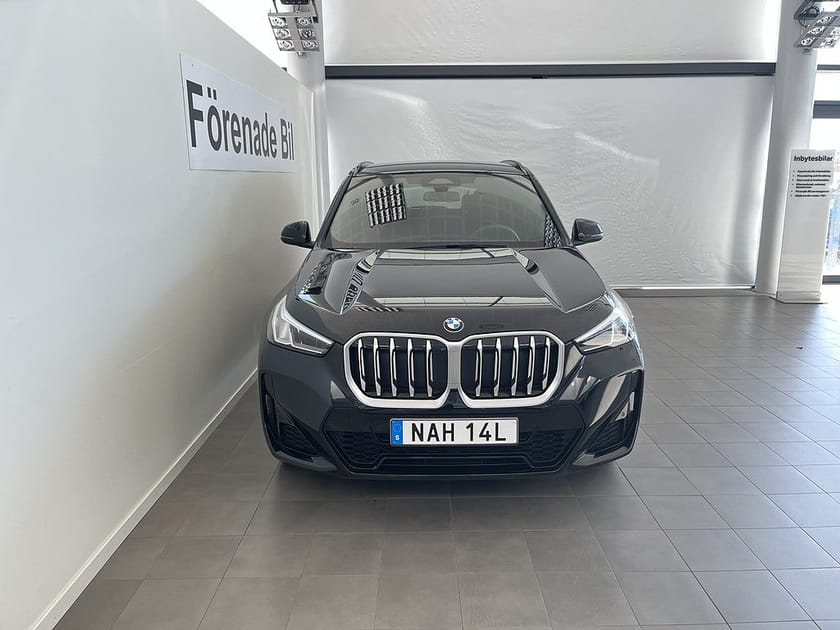 Bild 2 av BMW X1 sDrive18i 4,95 ränta M Sport Drag Rattvärme Park Assist
