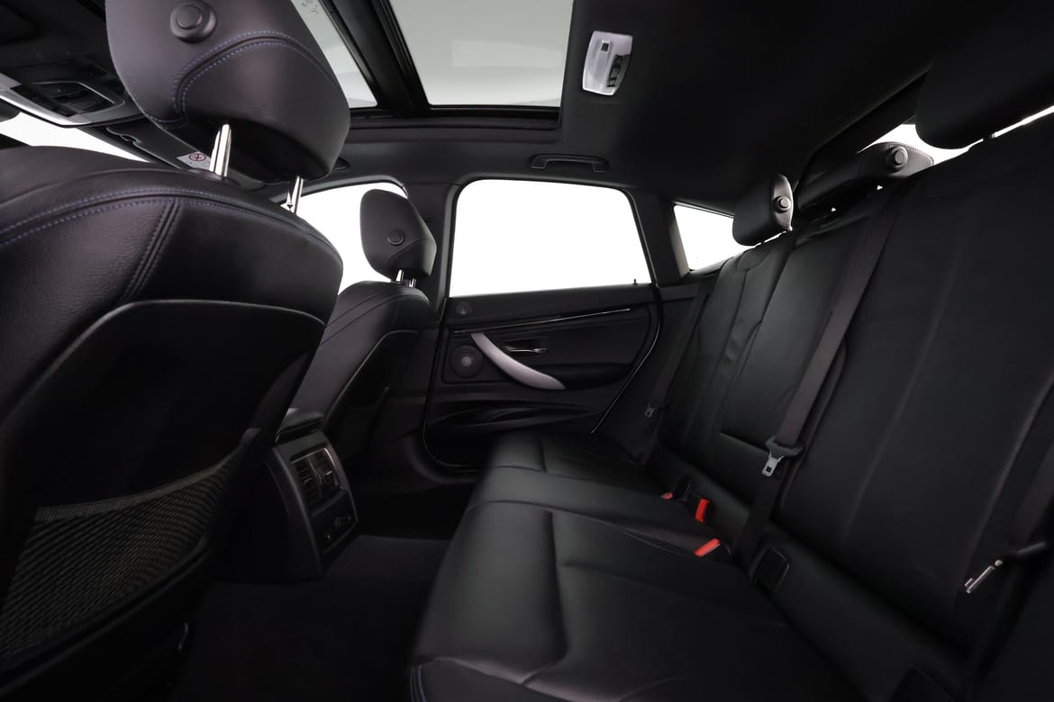 BMW 3-serie 2020 - miniatyr 10