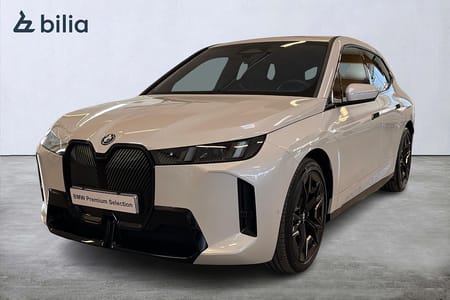 BMW iX xDrive60 M Sport 22" Charged H/K Sätesventilation Drag