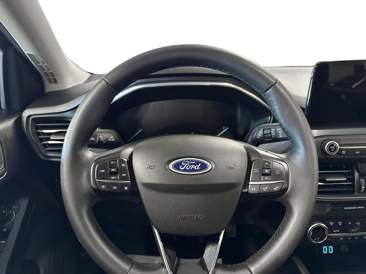 Ford Focus 2022 - miniatyr 9