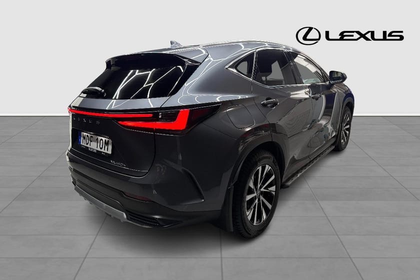 Bild 4 av Lexus NX 450h+ EXECUTIVE TEKNIKPAKET DRAG V-HJUL