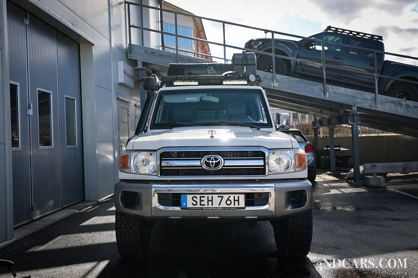 Bild 5 av Toyota Land Cruiser Landcruiser HZJ 76 Overlanding Webasto Taktält mm